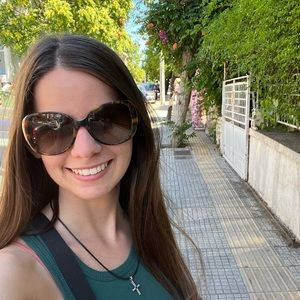 Meet your Posher, Elizabeth